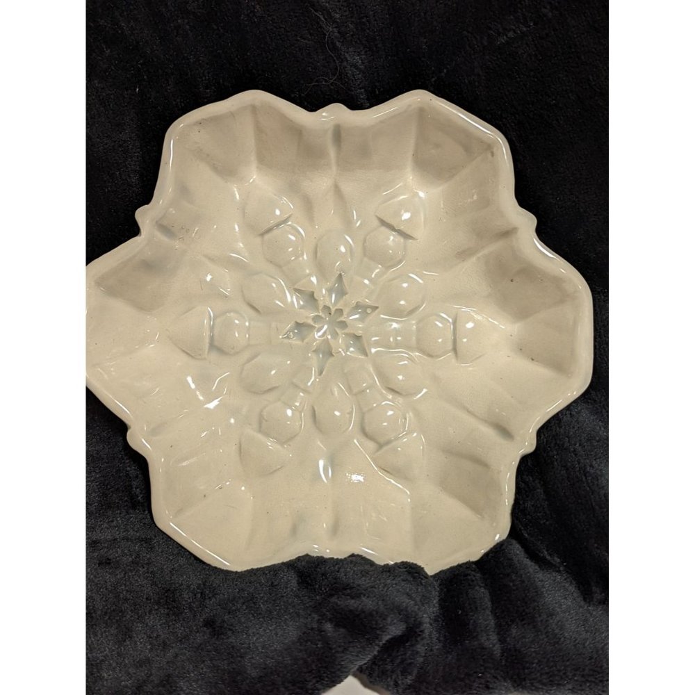 Mars Mud Handmade Pottery Celadon Glaze Treat Snowflake Plate Winter Holiday